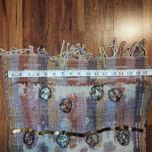 100% Wool embroidered Scarf Wrap - Picture 7 of 8